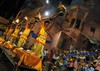 Varanasi, wieczorna uroczystość