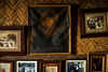 Obrazy i zdjęcia na ścianie domu Violet Lorrain Foxall (Lorrain Ville, Serkor, Mizoram)